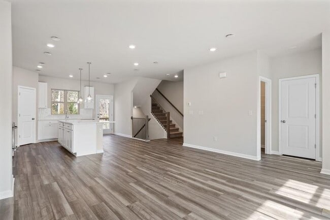 Building Photo - 225 Matson Run SW