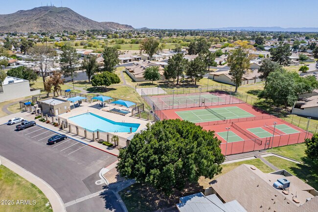 Primary Photo - 2609 W Emile Zola Ave