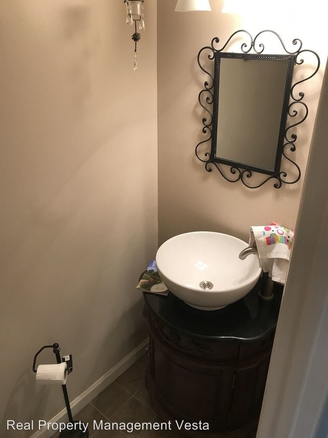 Building Photo - 2 br, 1.5 bath House - 767 Willow Creek Drive