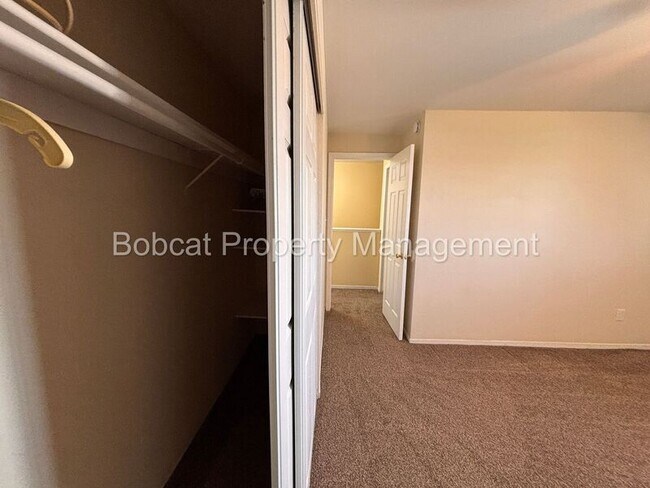 Building Photo - 1316 Green Dr