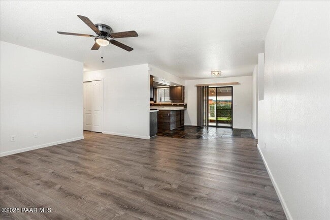 Building Photo - 3795 N Navajo Dr
