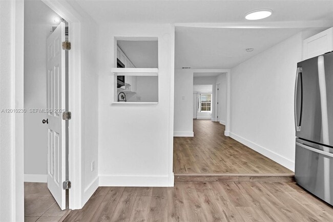 Building Photo - 2636 SW 29th Ct