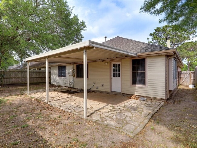 Building Photo - 17010 Blue Mist Cir