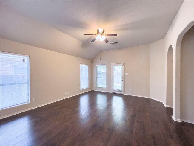 Building Photo - 107 Arrowhead Trail