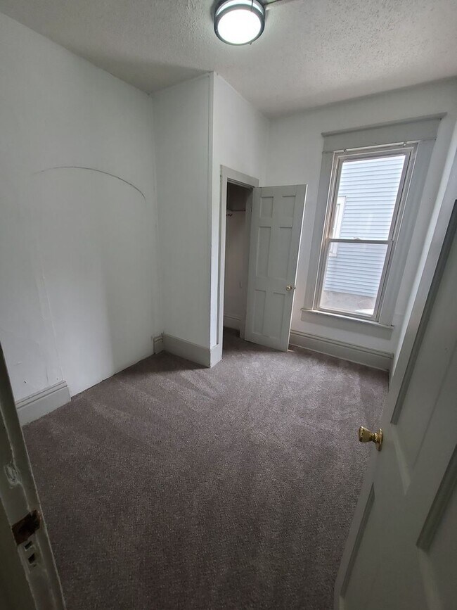 Building Photo - 1532 Owen Ave