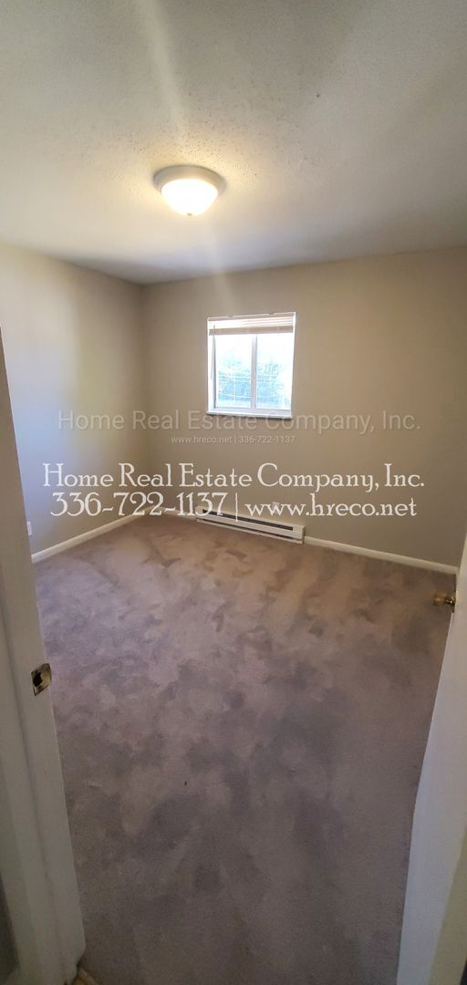 Building Photo - 829 W. Seventh Street Apt #7