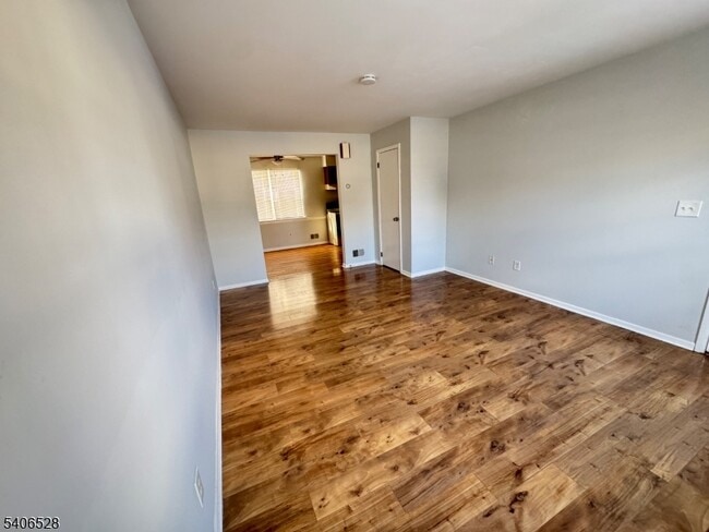 Building Photo - 15 Hanover Square