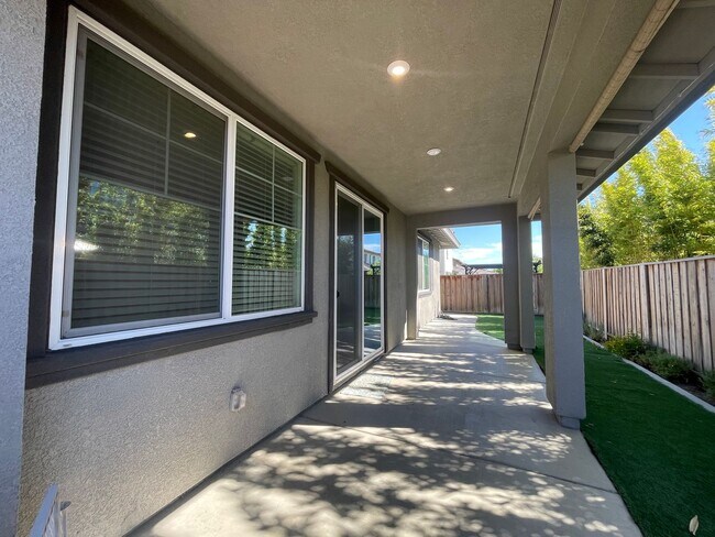 Building Photo - 601 Belfonte St