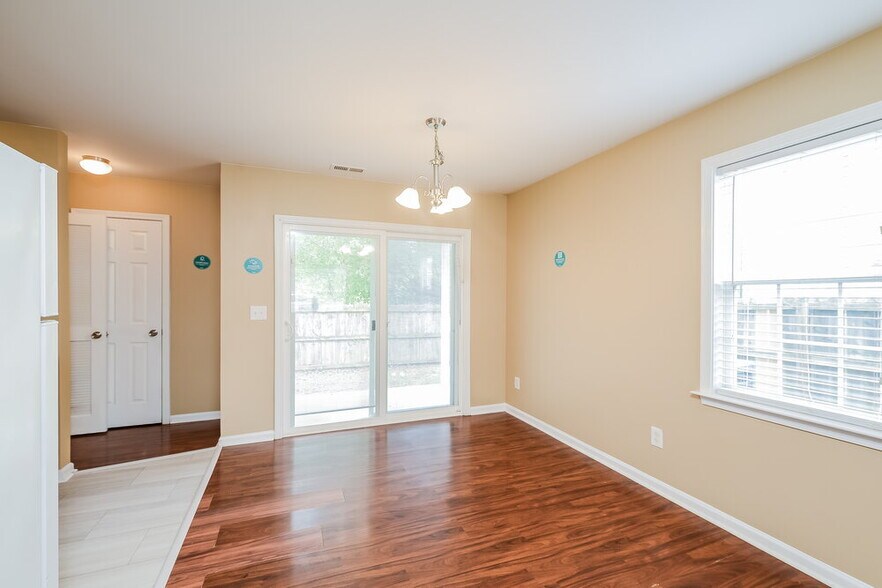 Building Photo - 3384 Tinley Park Dr