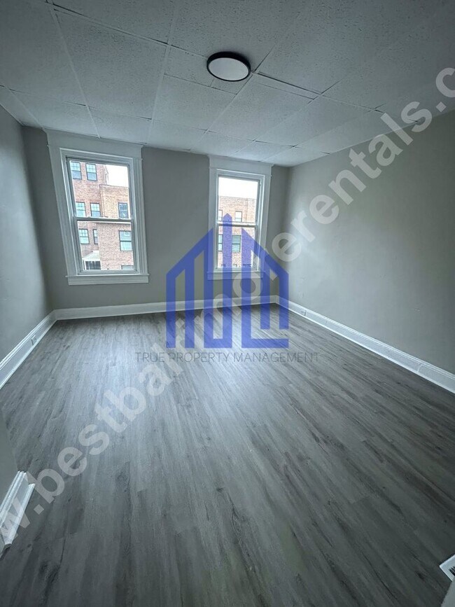 Building Photo - Coming Soon!!!!!! Spacious 4 Bedroom in We...