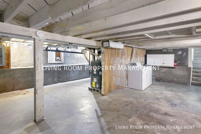 Building Photo - 6429 N Delaware Ave