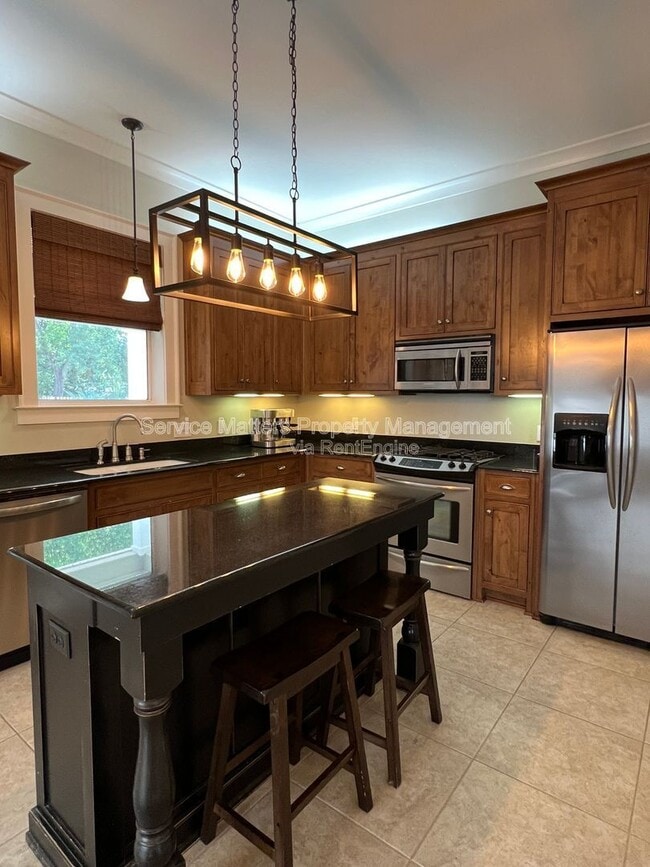 Building Photo - 1417 E Maxwell St