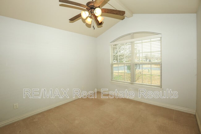 Building Photo - 3607 SW Birchton Ave