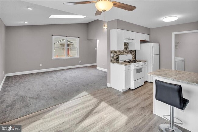 Building Photo - 2299 Memorial Ct