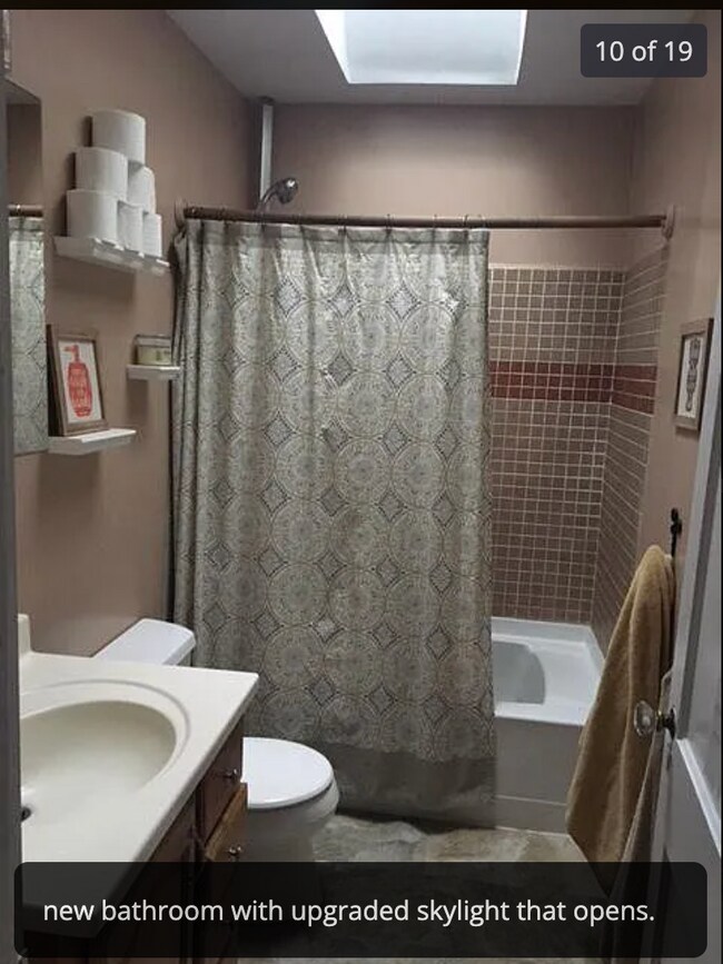 Building Photo - 3349 Ainslie Street