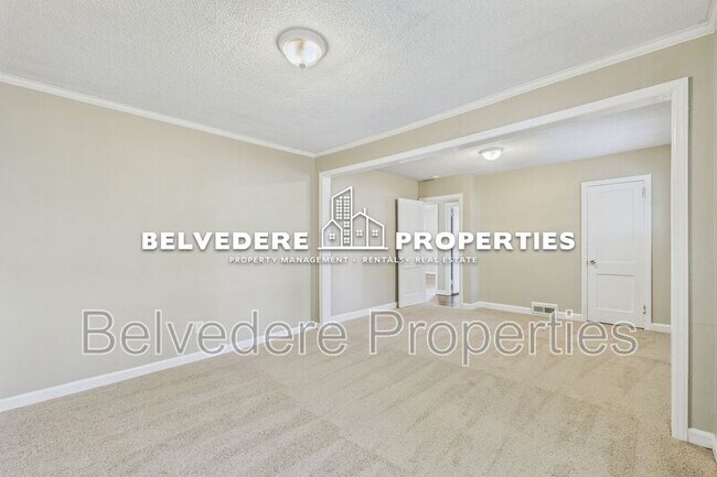 Building Photo - 2913 Wildwood Dr