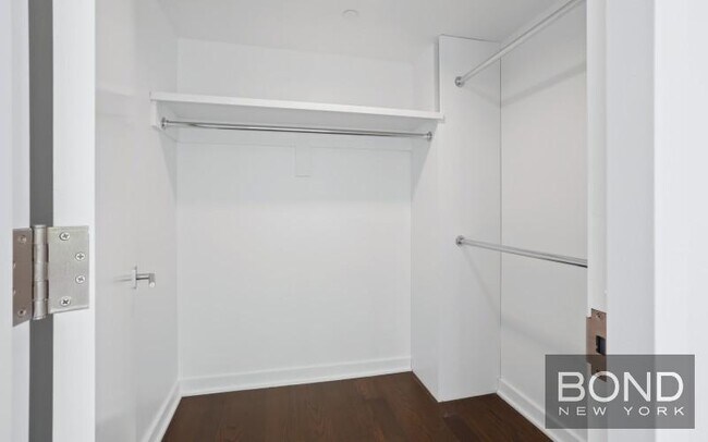 Building Photo - 400 W 113th St