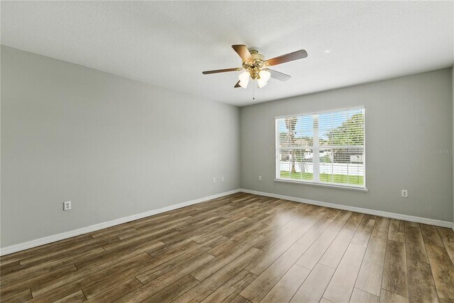Building Photo - 3223 SW 41st Ave