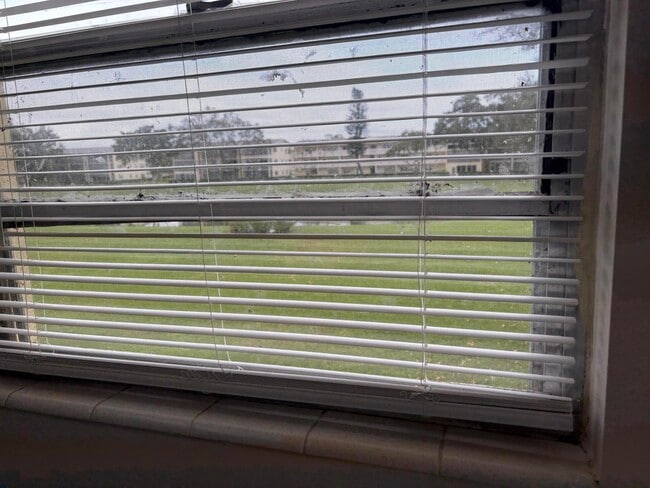 Building Photo - 186 Dorset E