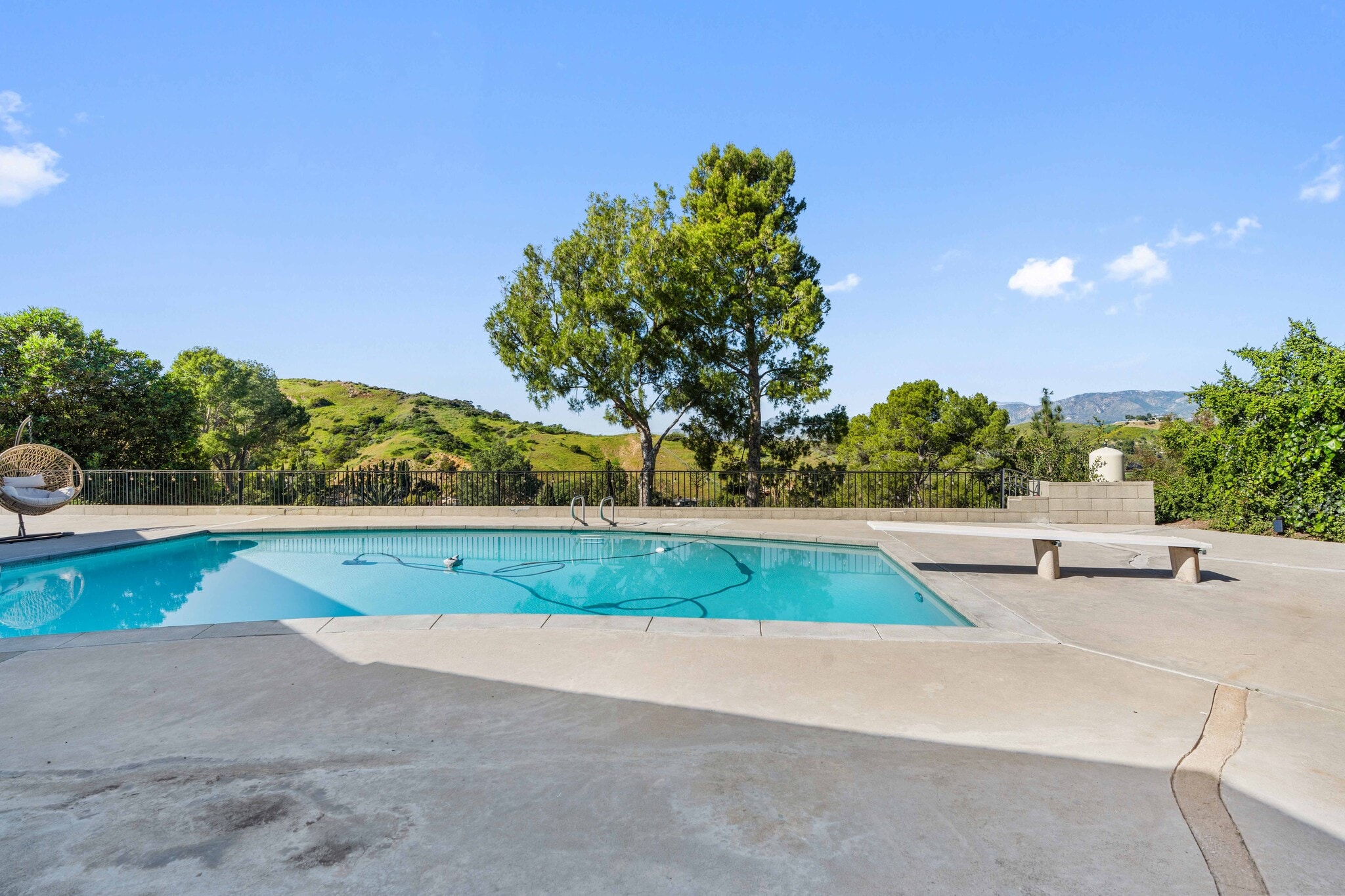 Building Photo - 10405 Ditson St