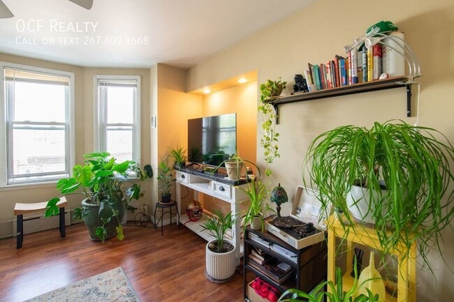 Building Photo - 2205 S 20th St