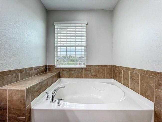 Building Photo - 1354 Mill Stream Ln