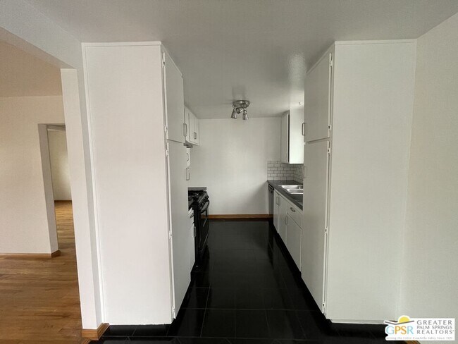 Building Photo - 8081 Constantine Dr