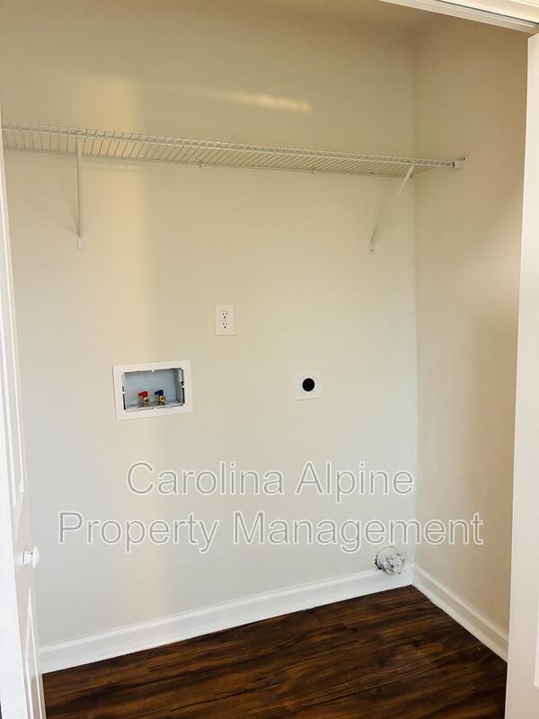 Building Photo - 506 Clegg St