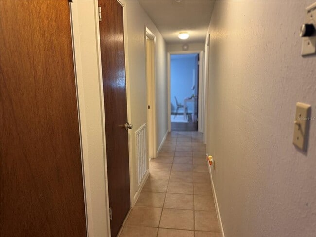 Building Photo - 803 Glen Arden Way