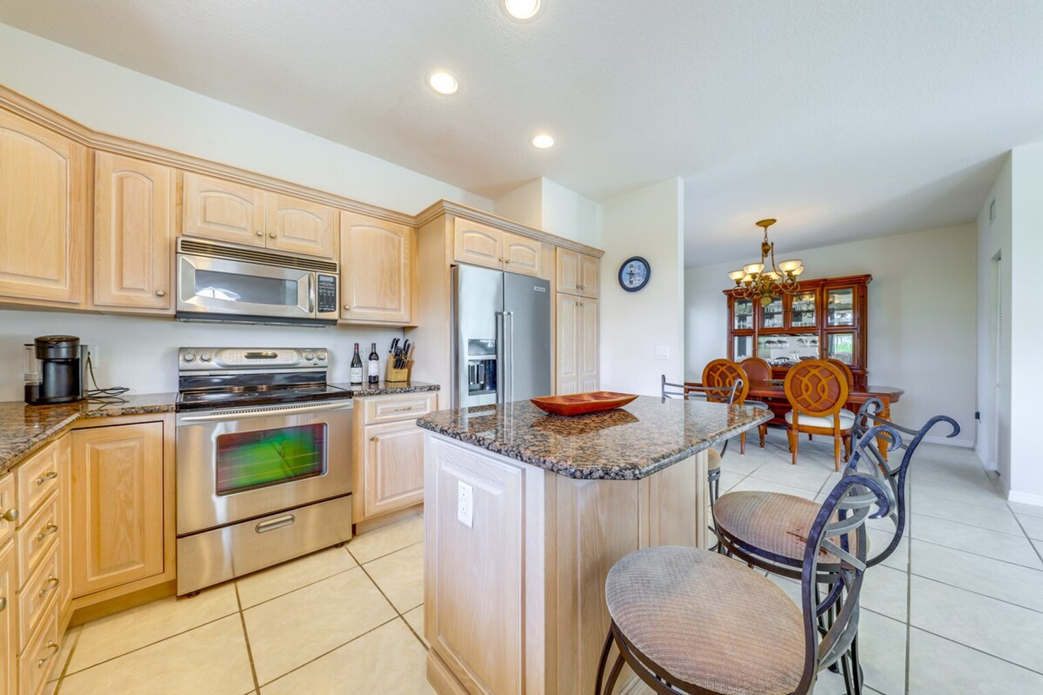 Building Photo - 247 Apache St