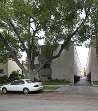 Building Photo - 321 E Tujunga Ave