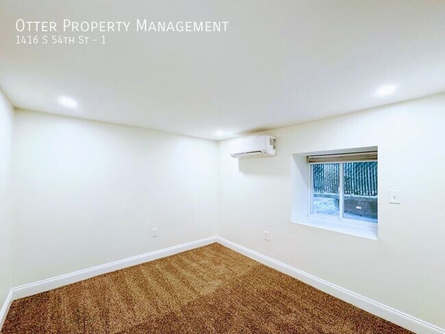 Building Photo - 1416 S 54th St