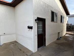 Building Photo - Marshall