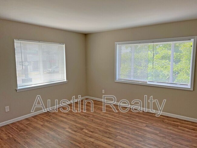 Building Photo - 5468 Cologne Ave