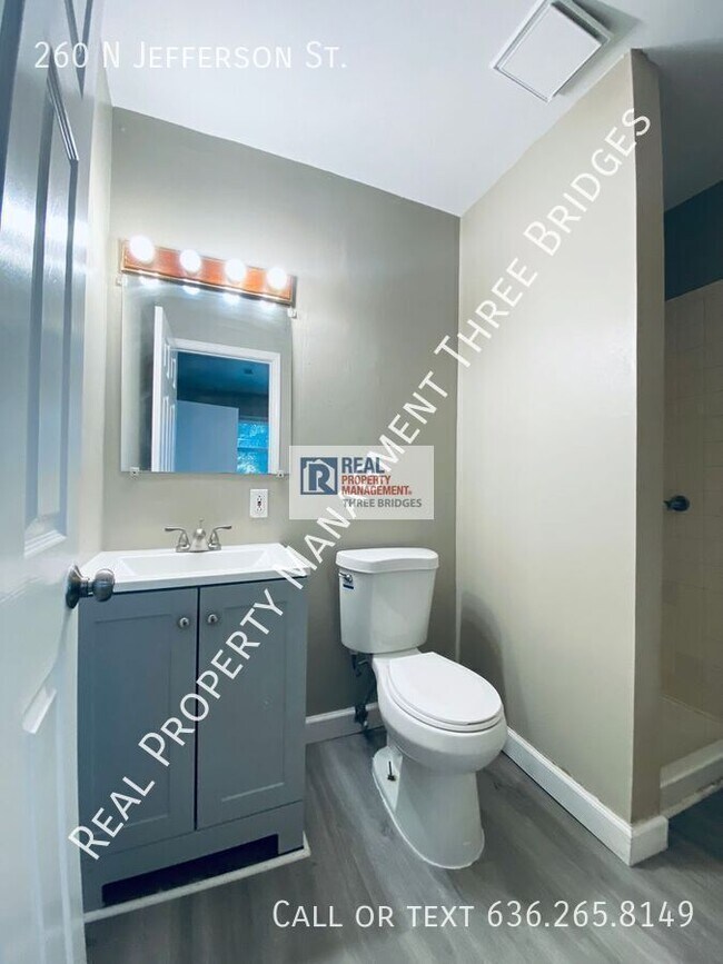 Building Photo - 260 N Jefferson St