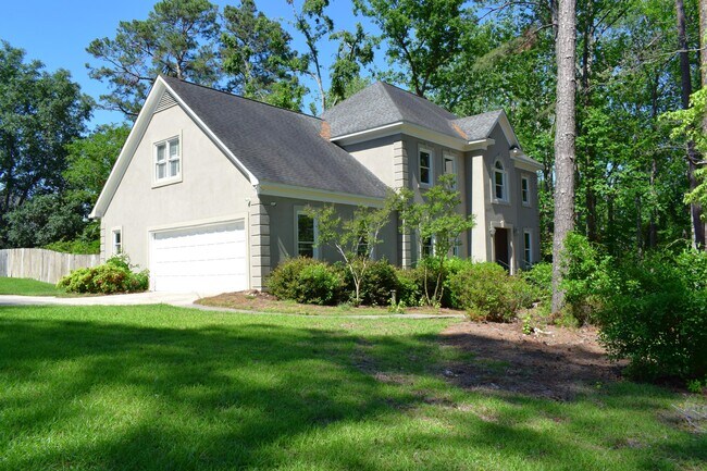 Building Photo - 4130 Knollcrest Cir N