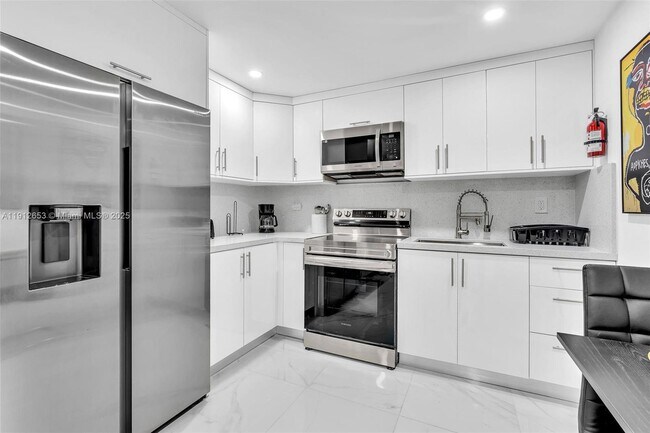 Building Photo - 923 NW 110th St