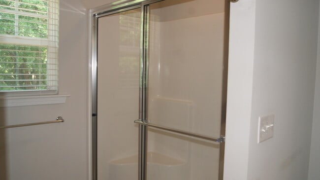 Building Photo - 375 Niblick Dr