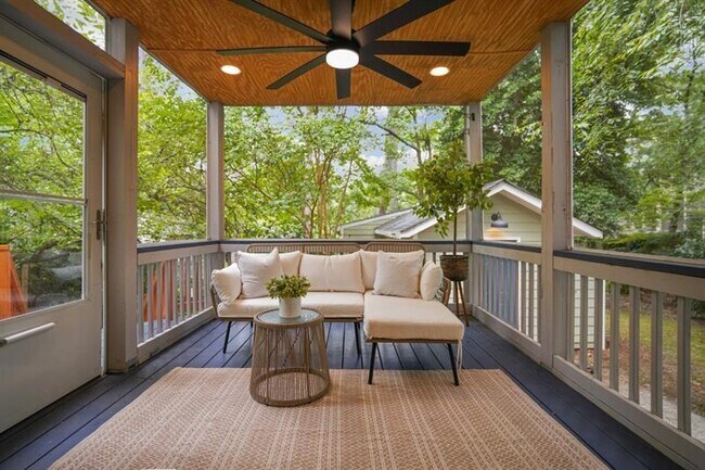 Building Photo - 615 Sycamore Dr