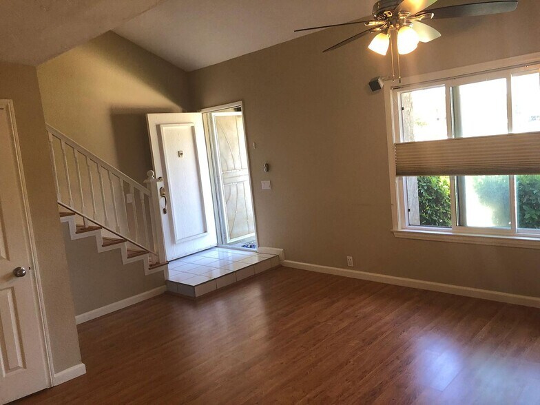 Building Photo - 11043 Clairemont Mesa Blvd