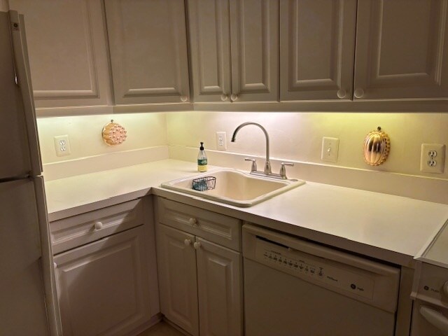 Building Photo - 5101 River Rd