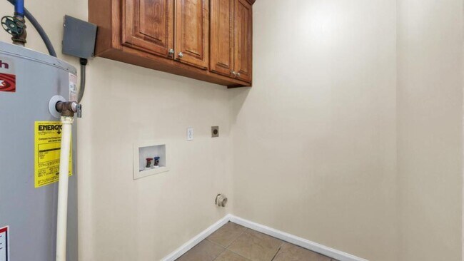 Building Photo - 819 Kristen Ln