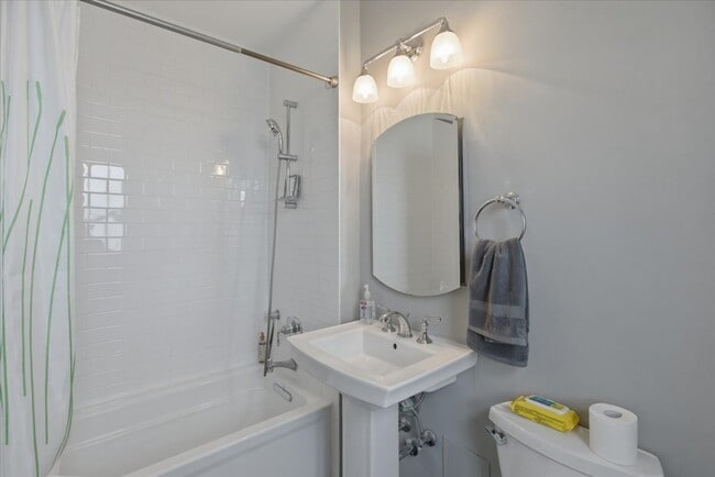 Building Photo - 4940 S East End Ave