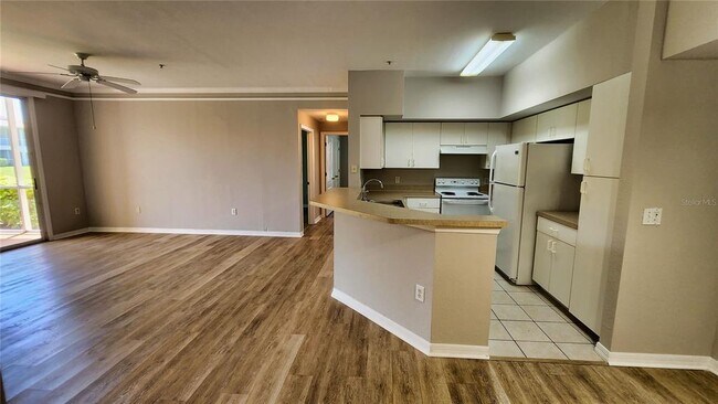 Building Photo - 4170 Central Sarasota Pkwy