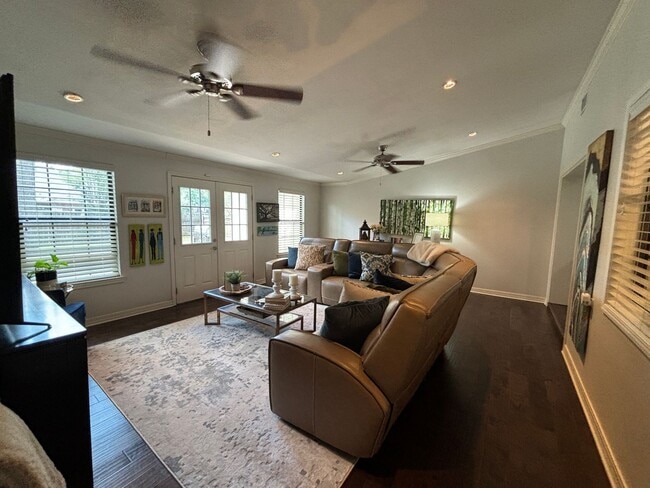 Building Photo - ELLERBE ROAD ESTATES BEAUTY