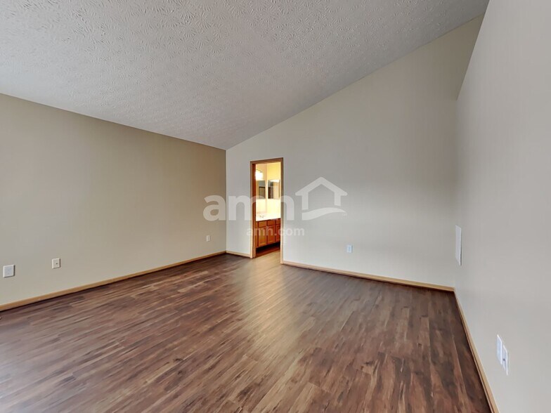 Building Photo - 5688 Battle Creek Way