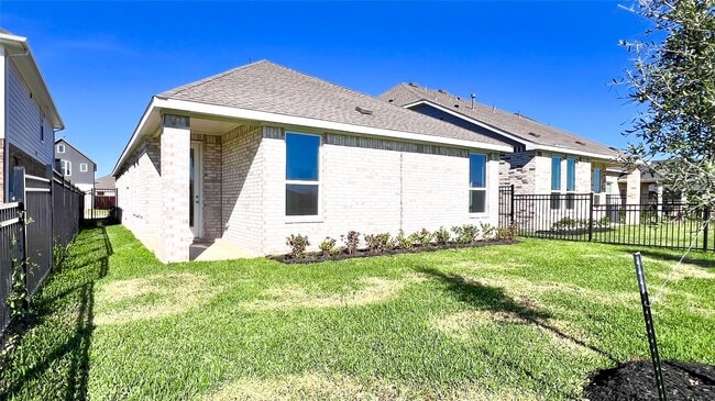 Building Photo - 27043 Blue Pool Dr