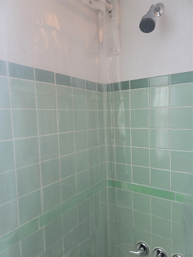 Building Photo - 1920 Binz St