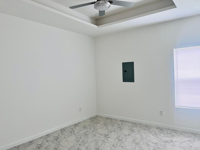 Building Photo - "Chic 2-Bed, 2-Bath Alton Apartment with Elegant Granite Touches!"