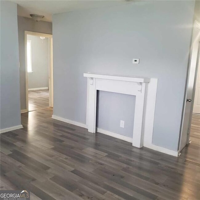 Building Photo - 5253 Brookdale Dr